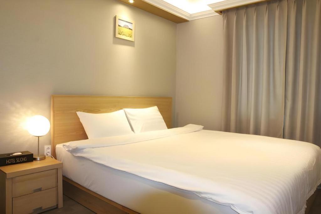Jeju Sejong Hotel Bagian luar foto