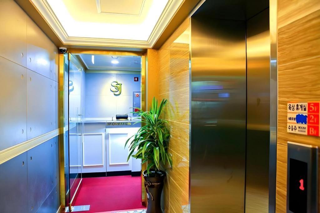 Jeju Sejong Hotel Bagian luar foto