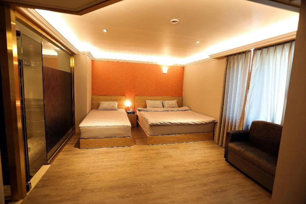 Jeju Sejong Hotel Bagian luar foto