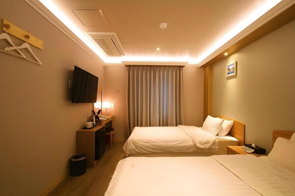 Jeju Sejong Hotel Bagian luar foto